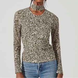 🌟 ASTR The Label Women's Zazie Mock Neck Top - Size S 🌟